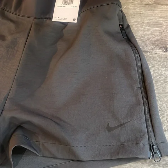 Nike high waisted grey anthracite shorts with pockets, zipped pocket, Large,NWT - Picture 7 of 10